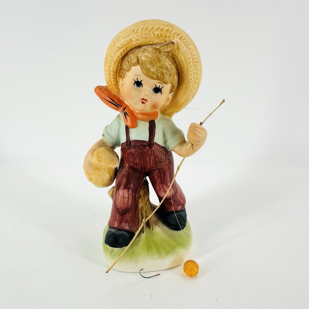 VTG Porcelain Made In Japan Young Boy Fishing Pole Bonner Straw Hat‎ 6"